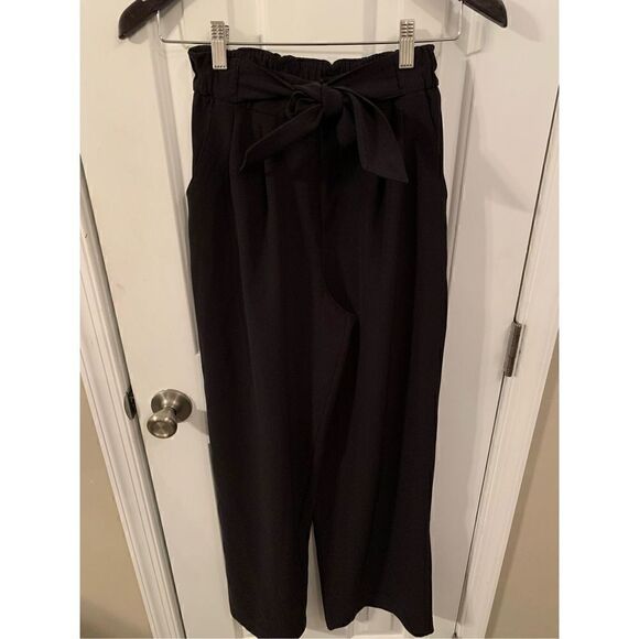 Lululemon black high waisted pants with pockets no size tag fits 0-2 - Picture 1 of 6